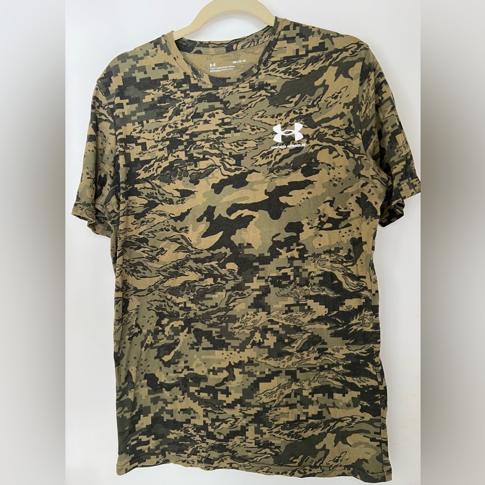 Under Armour Men's Green Camouflage Short Sleeve T-Shirt Athletic Size Medium